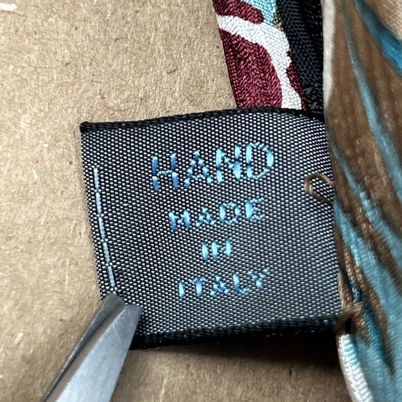 Fendi Roma Tie 55” X 3” Silk Floral Hawaiian Made In Italy Designer - Picture 6 of 6